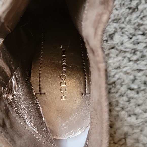 BCBGeneration Joesana Dark Spice Suede Zipper Bootie Sz 8 w/ box - Picture 6 of 11